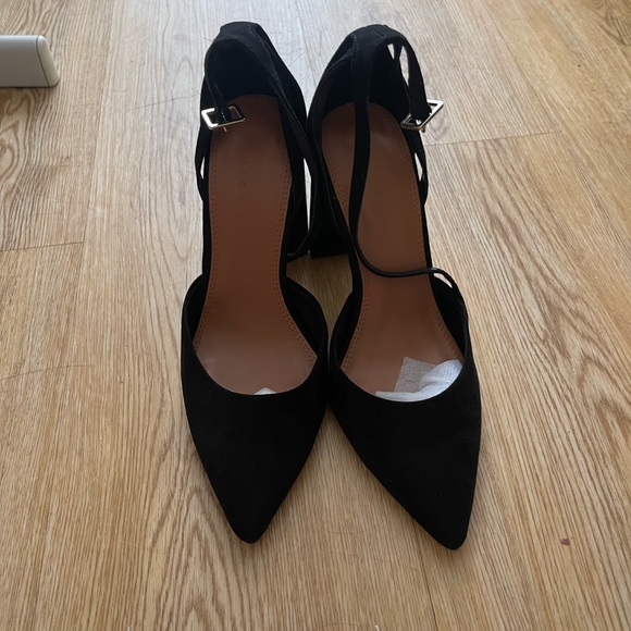 Praise high heeled shoes in black. - Picture 5 of 5